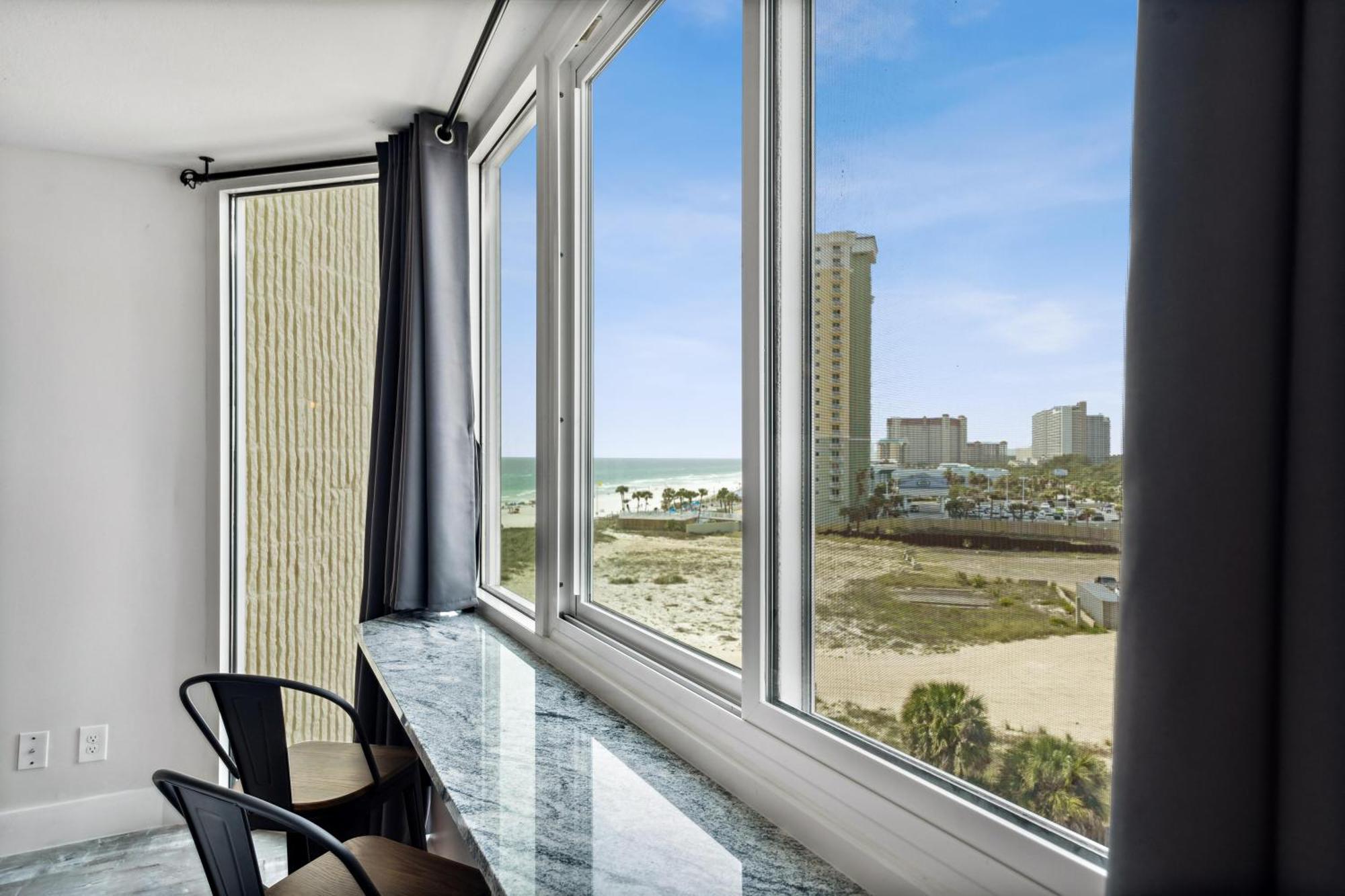 Apartment Of The Gulf 704
